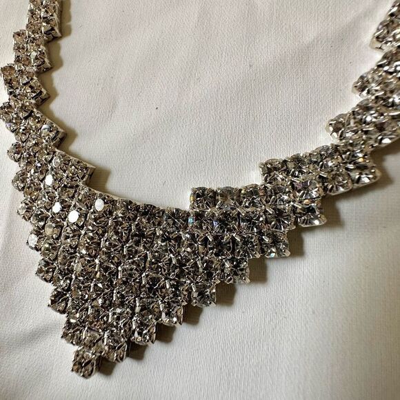 Rhinestone statement necklace - Picture 9 of 9
